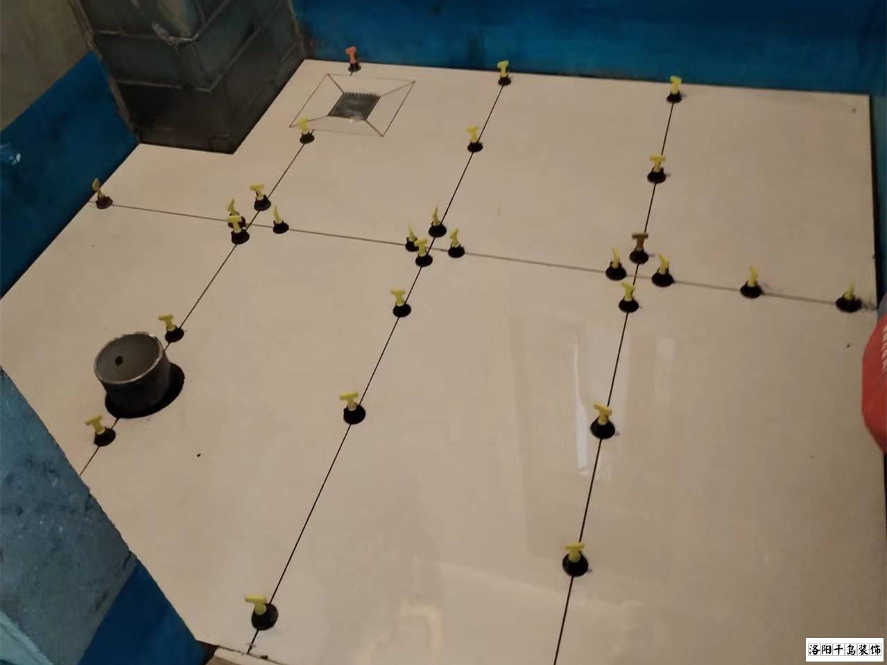 洛陽建業(yè)貳號(hào)城邦鋪磚現(xiàn)場(chǎng)